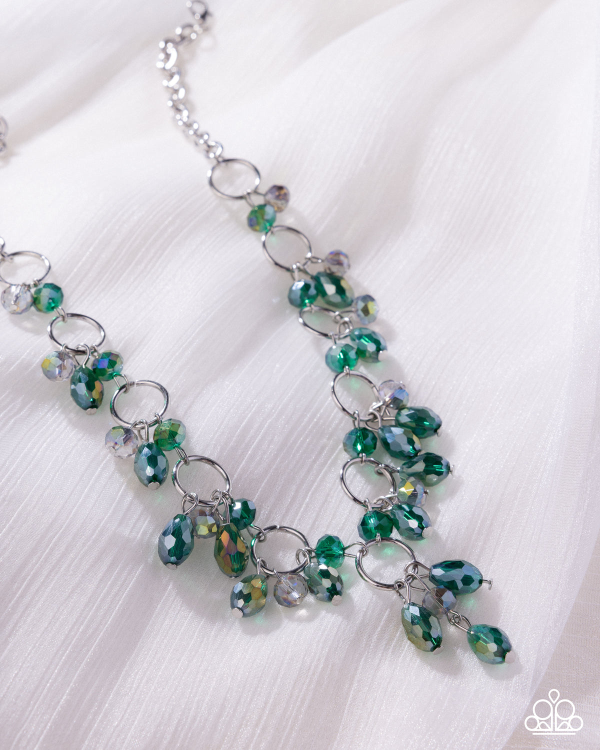 Fluttering Fanfare - green - Paparazzi necklace