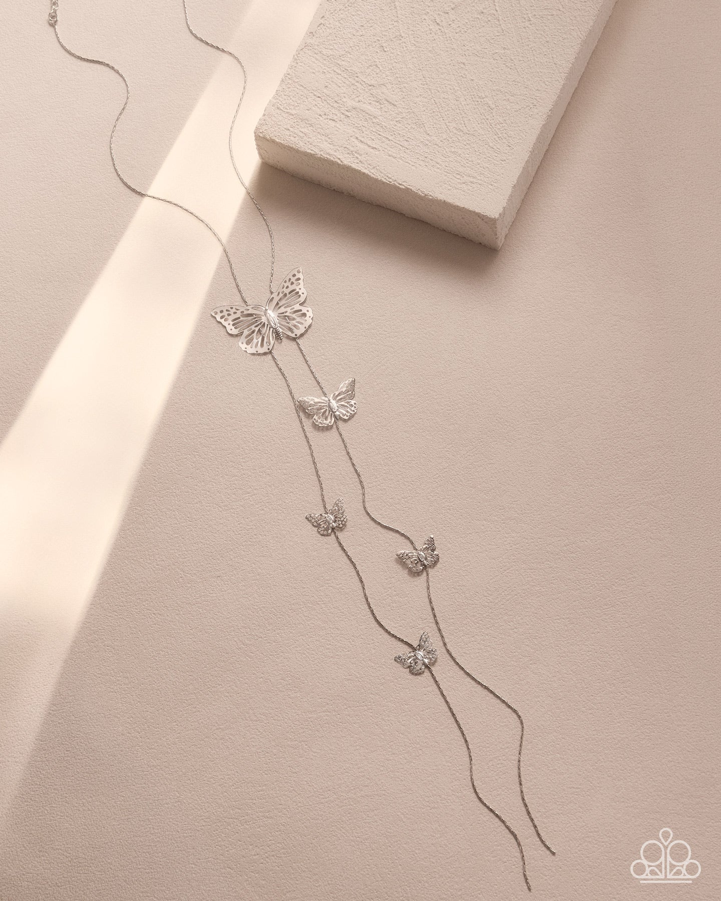 Fluttering Freestyle - silver - Paparazzi necklace