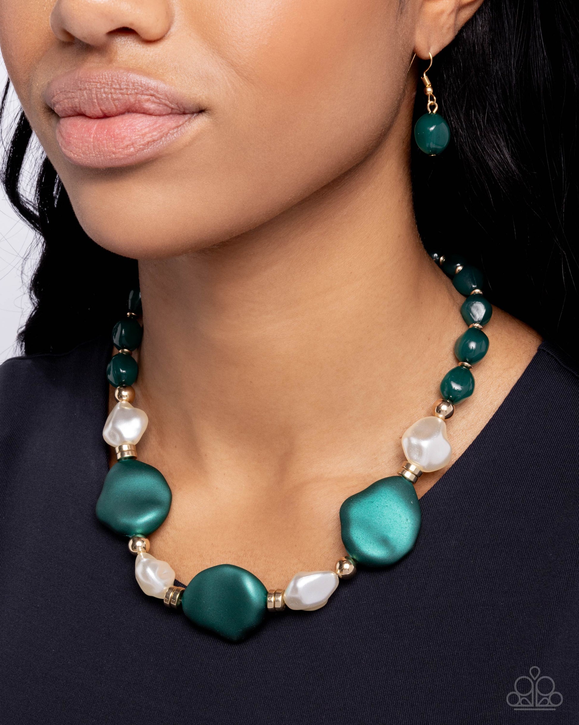 Forever Feature - green - Paparazzi necklace