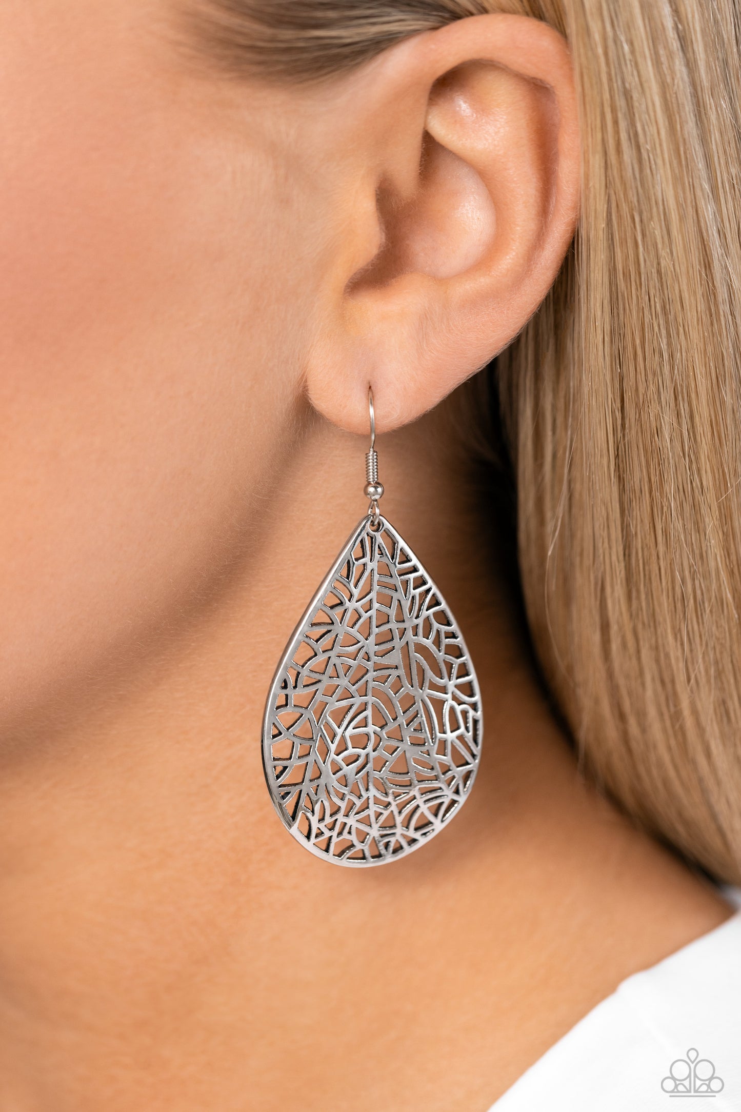 Fractured Fairytale - silver - Paparazzi earrings