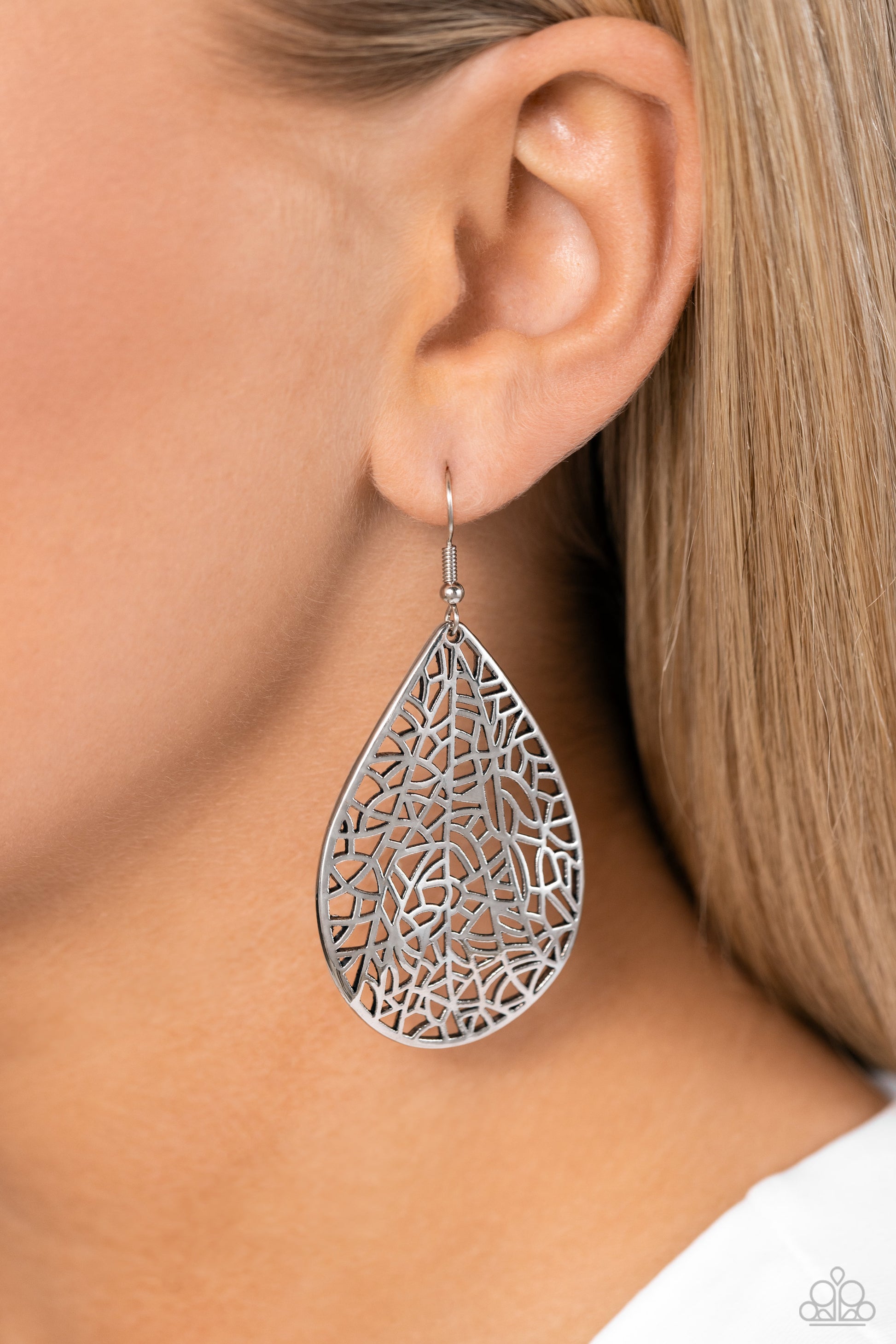 Fractured Fairytale - silver - Paparazzi earrings