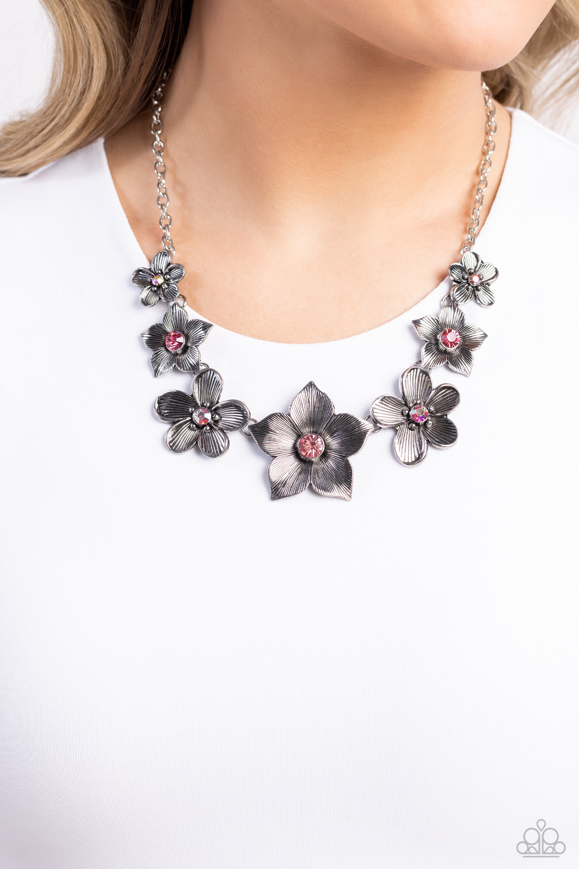 Free FLORAL - pink - Paparazzi necklace