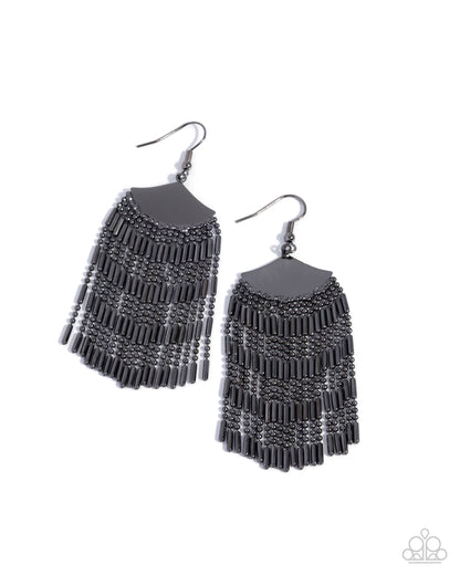 Fringe Foundation - black - Paparazzi earrings