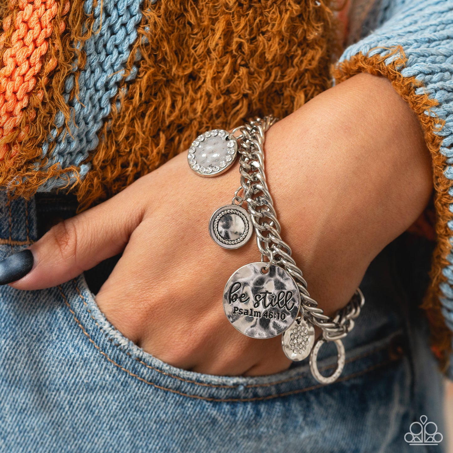 GLITTER and Grace - white - Paparazzi bracelet