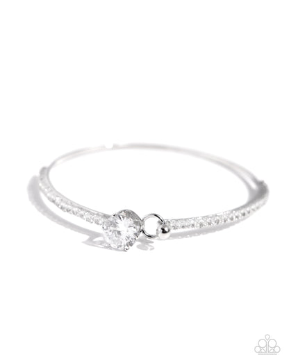 Gamut Glam - white - Paparazzi bracelet