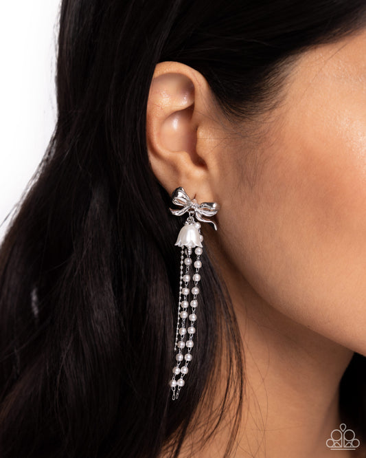 Garden Gain - white - Paparazzi earrings