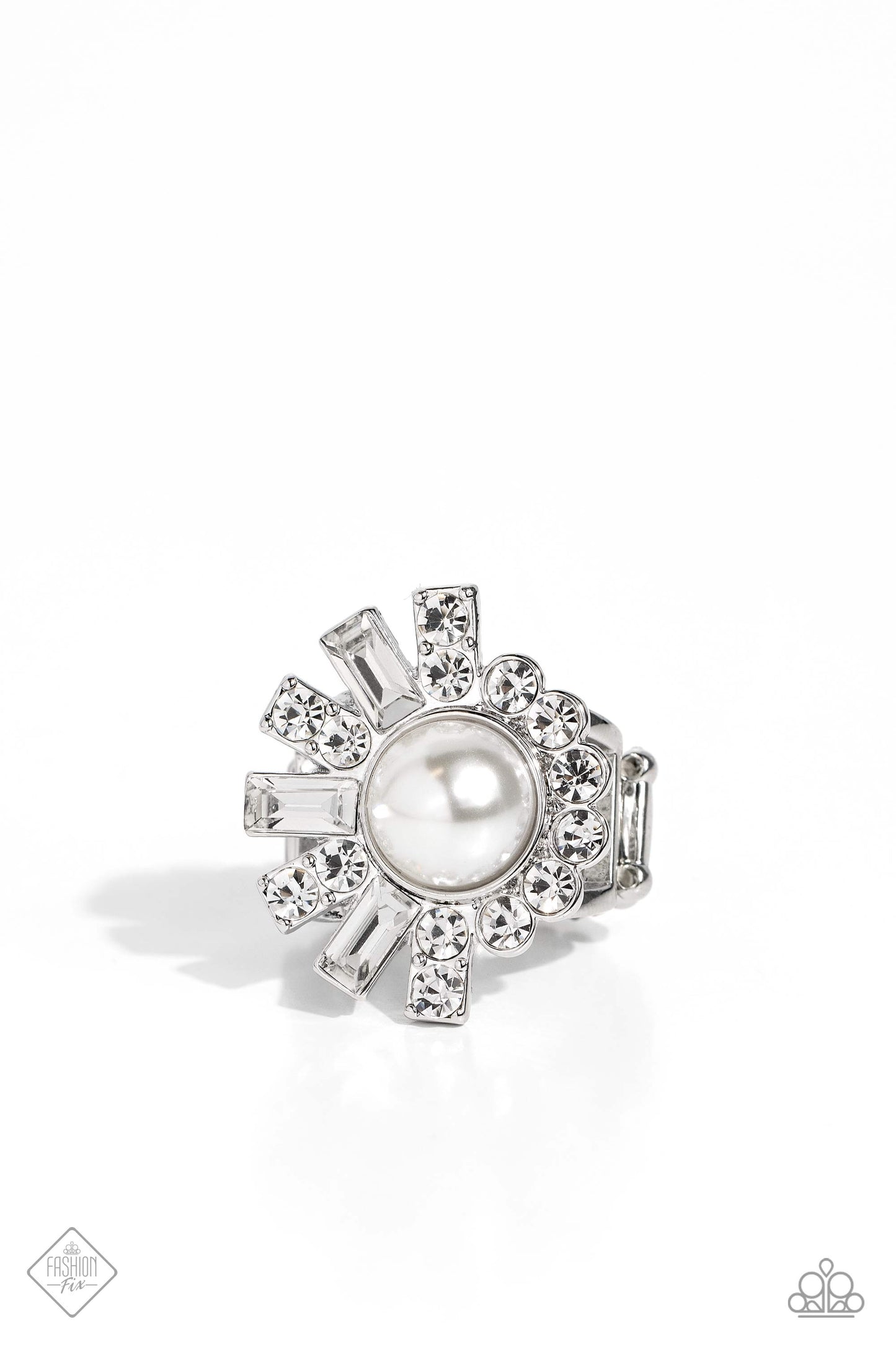 Gatsby Getaway - white - Paparazzi ring