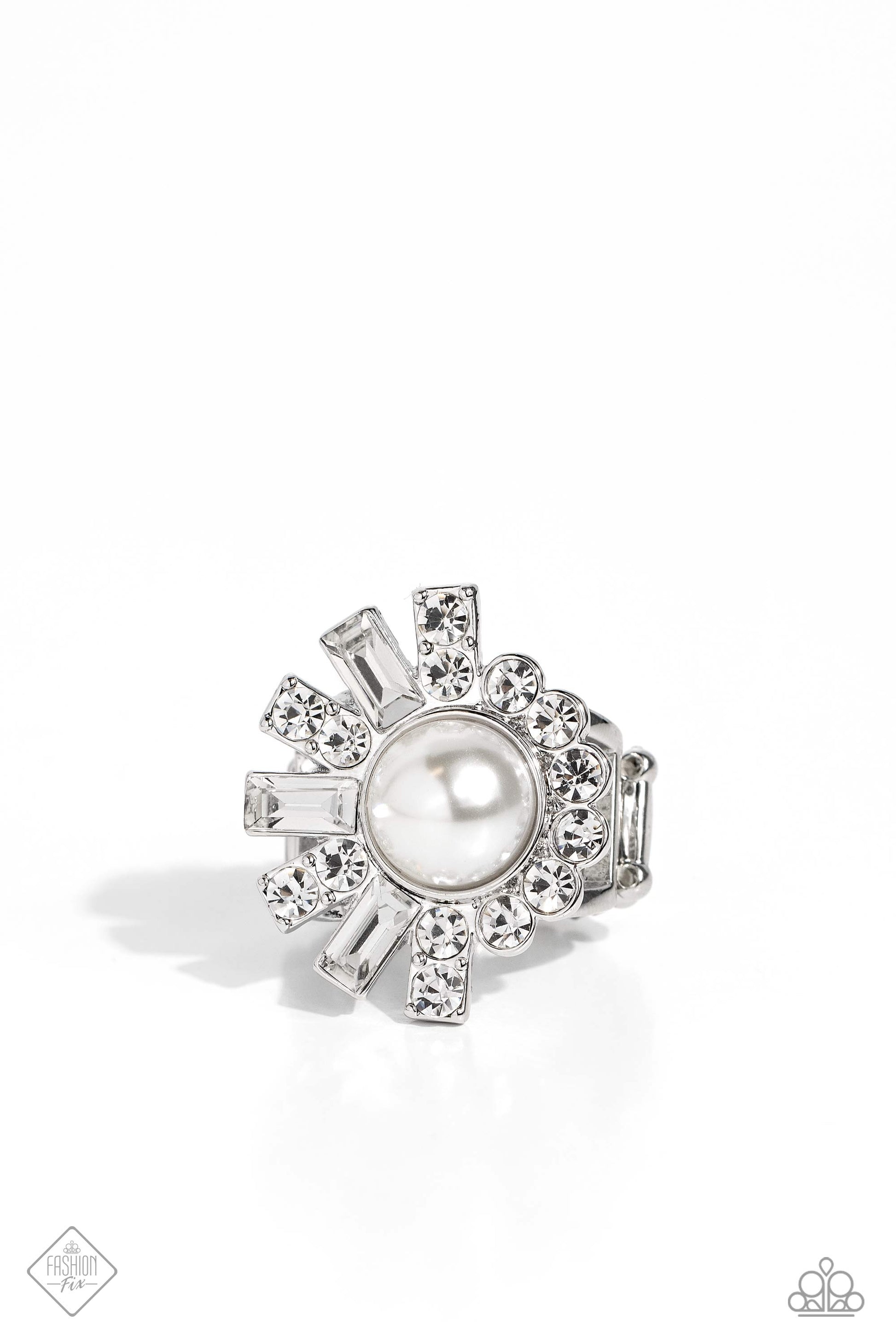 Gatsby Getaway - white - Paparazzi ring