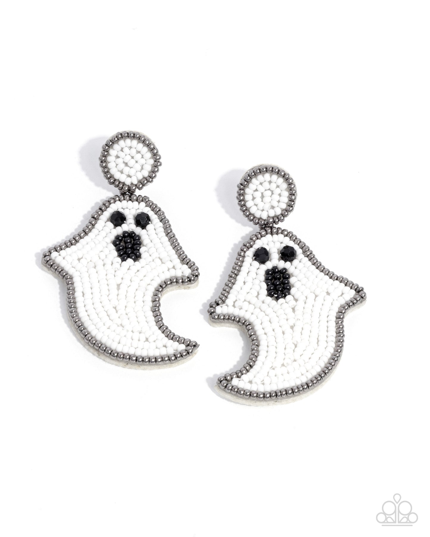 Ghost Story - white - Paparazzi earrings