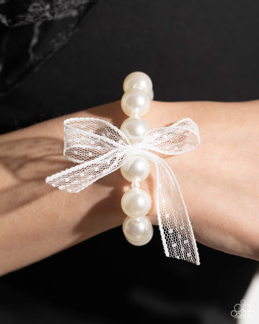 Girly Glam - white - Paparazzi bracelet