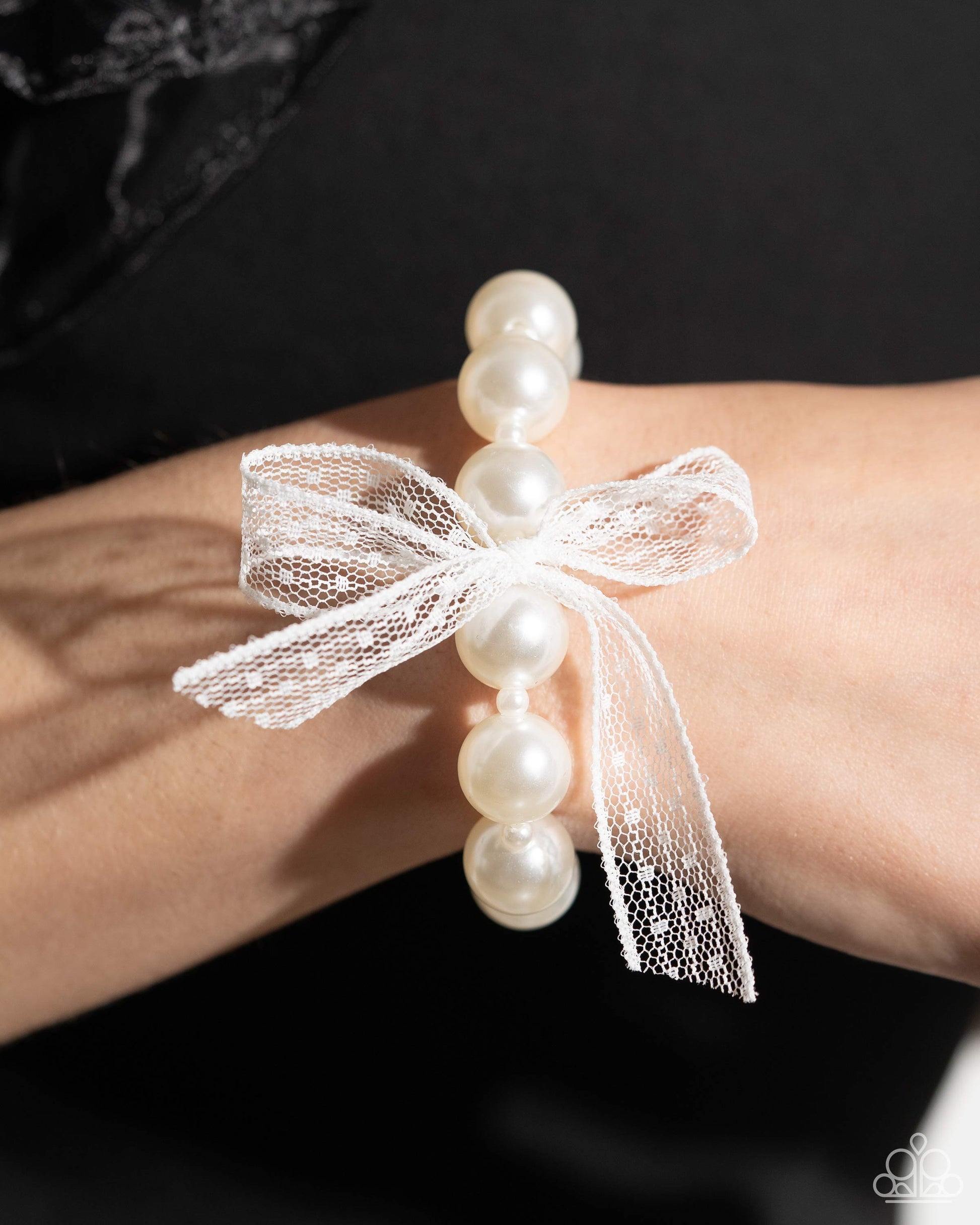 Girly Glam - white - Paparazzi bracelet