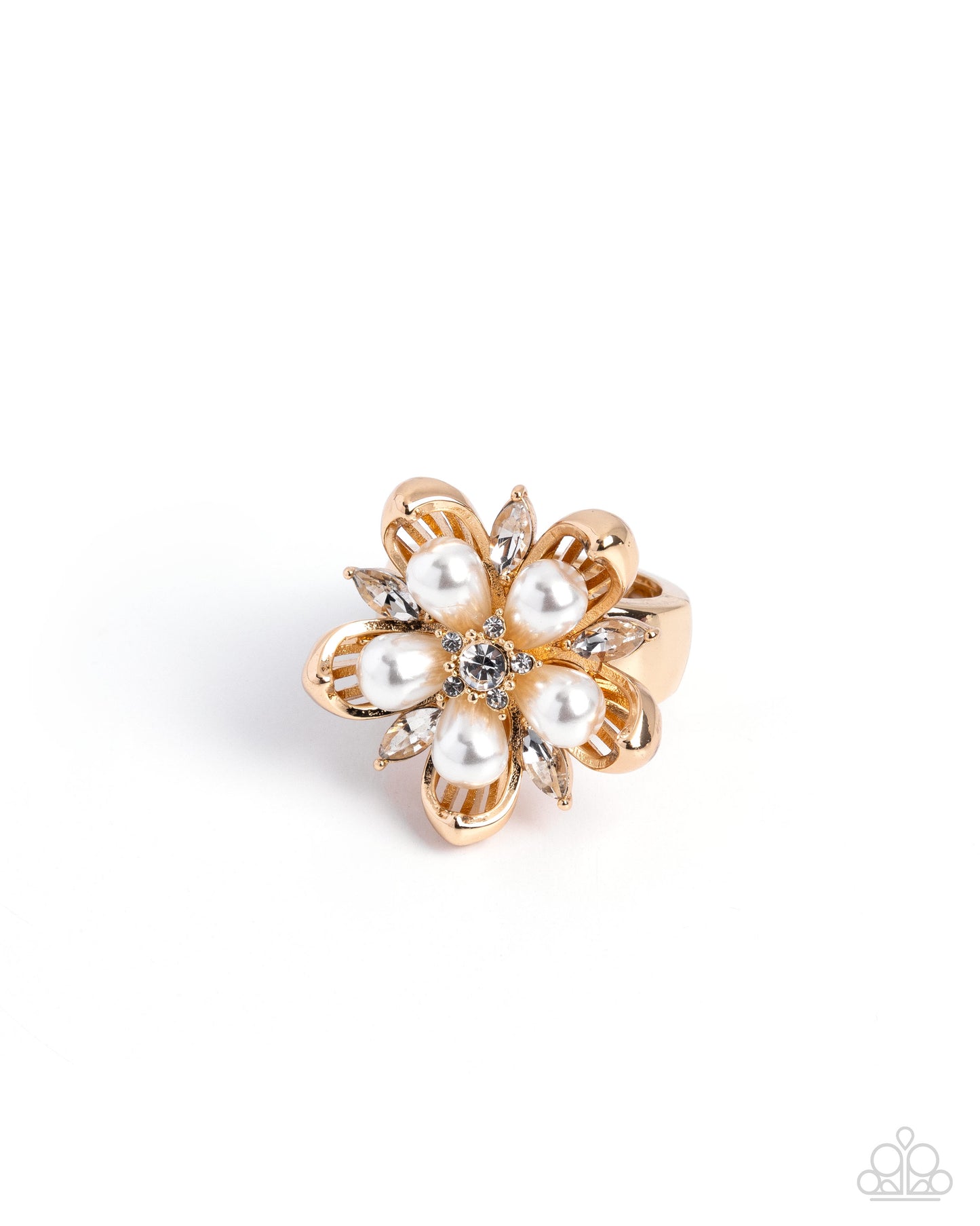 Giving Glitz - gold - Paparazzi ring