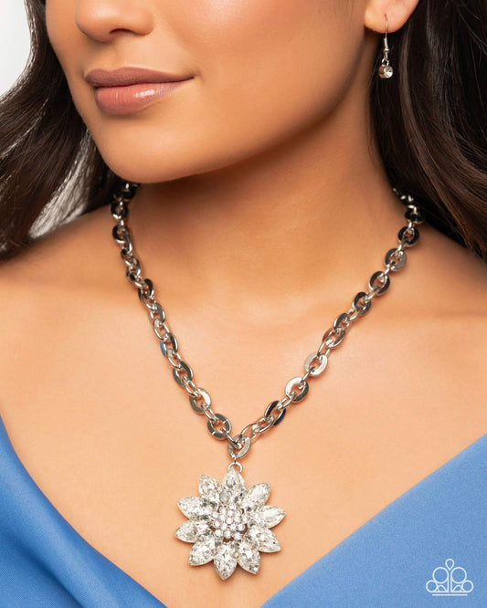 Glamorous Garden - white - Paparazzi necklace