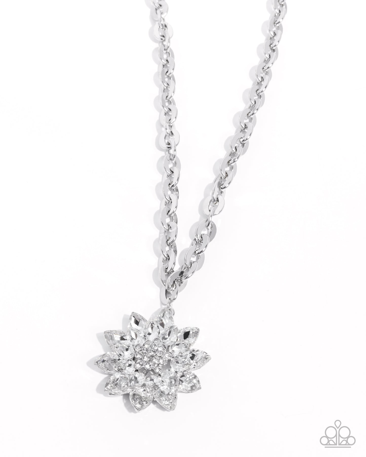 Glamorous Garden - white - Paparazzi necklace