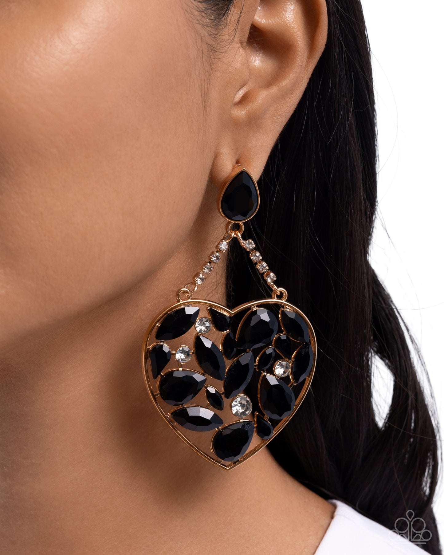 Glittery Gait - black - Paparazzi earrings