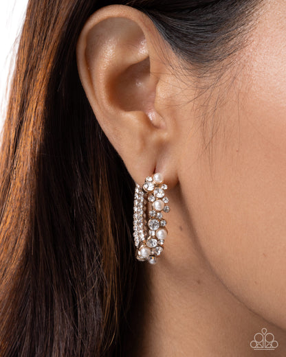 Graceful Gaze - gold - Paparazzi earrings