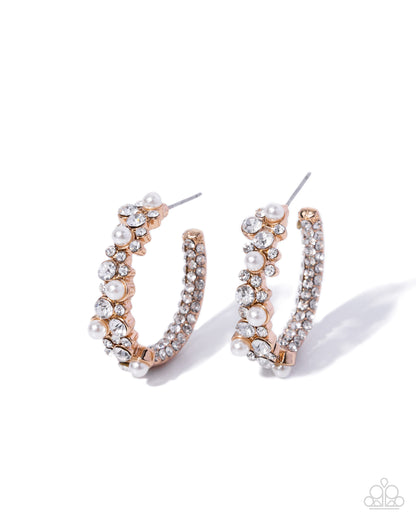 Graceful Gaze - gold - Paparazzi earrings
