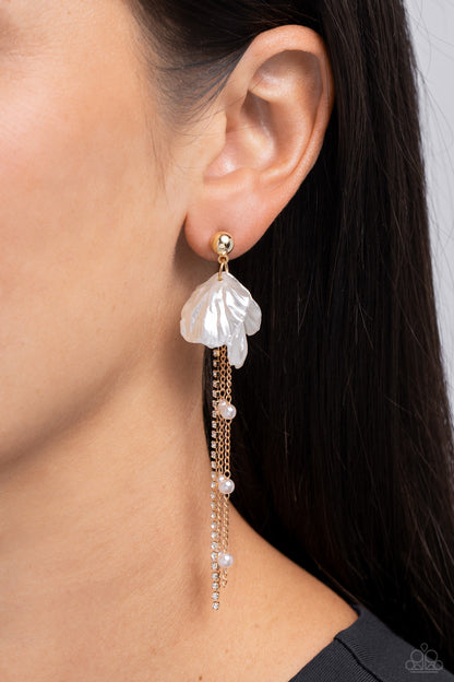 Graceful Gesture - gold - Paparazzi earrings