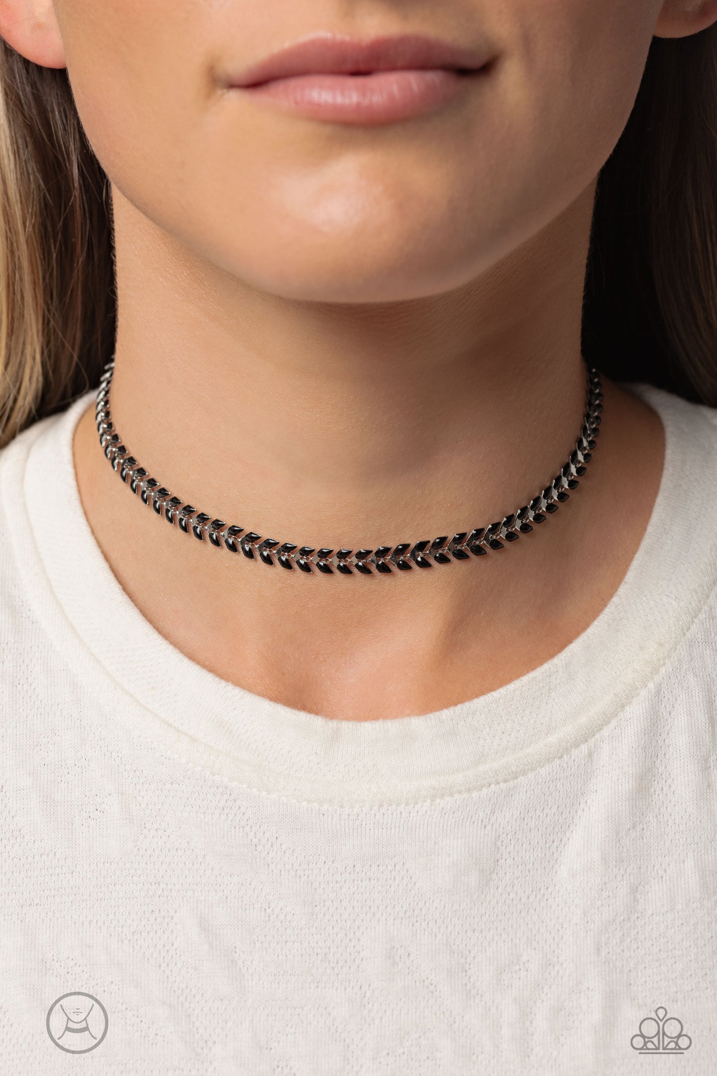 Grecian Grace - black - Paparazzi necklace