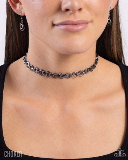 Grit and Grind - black - Paparazzi necklace