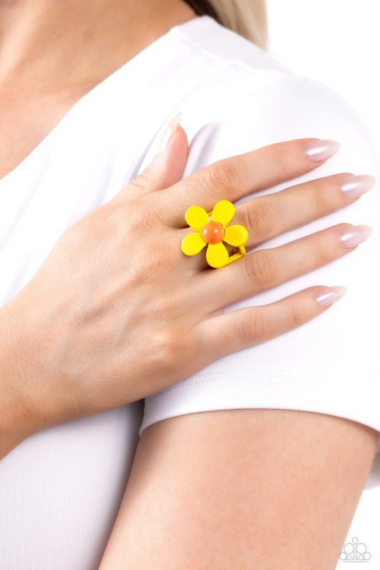 Groovy Genre - yellow - Paparazzi ring