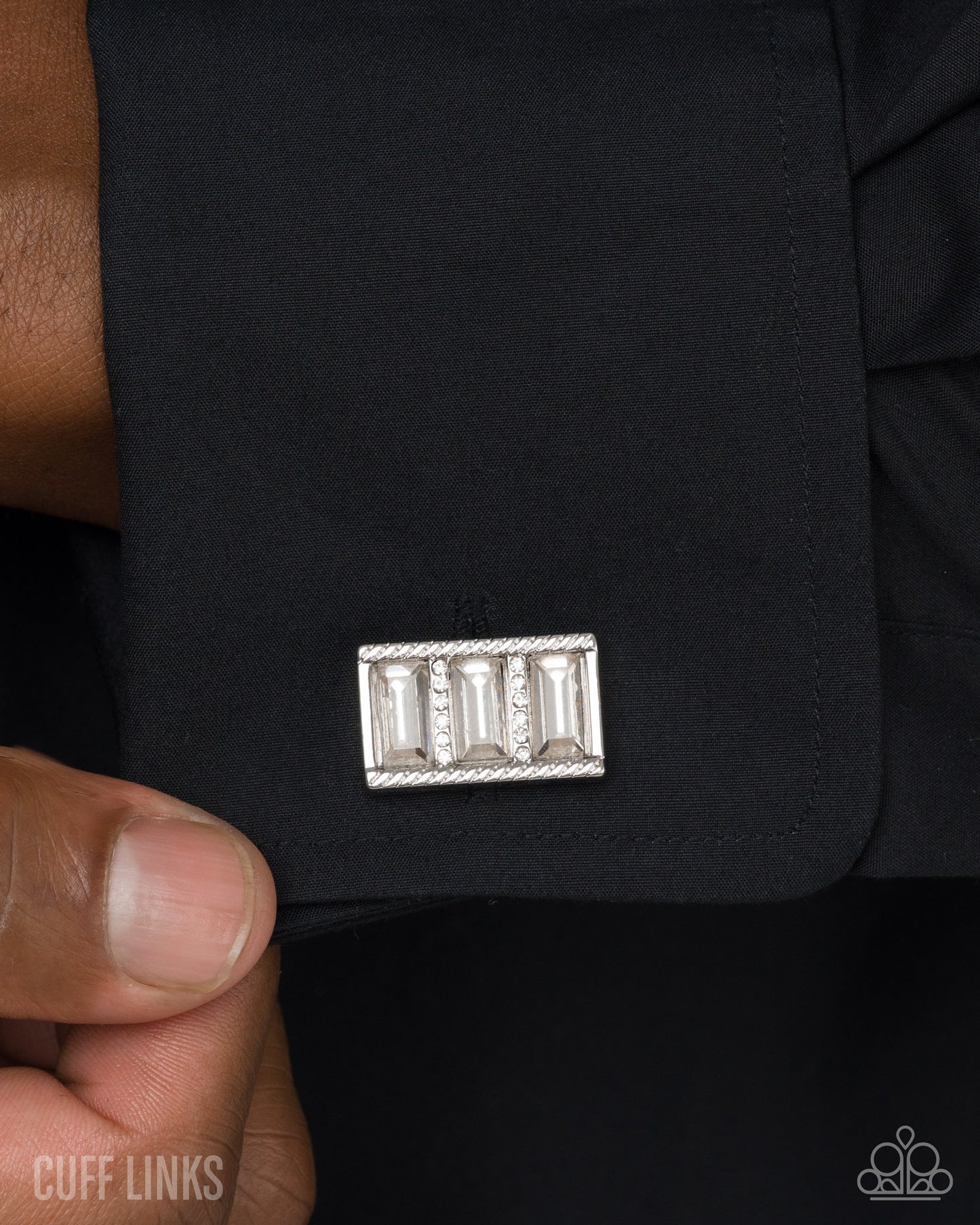 Groundbreaking Gallery - white - Paparazzi MENS cufflinks