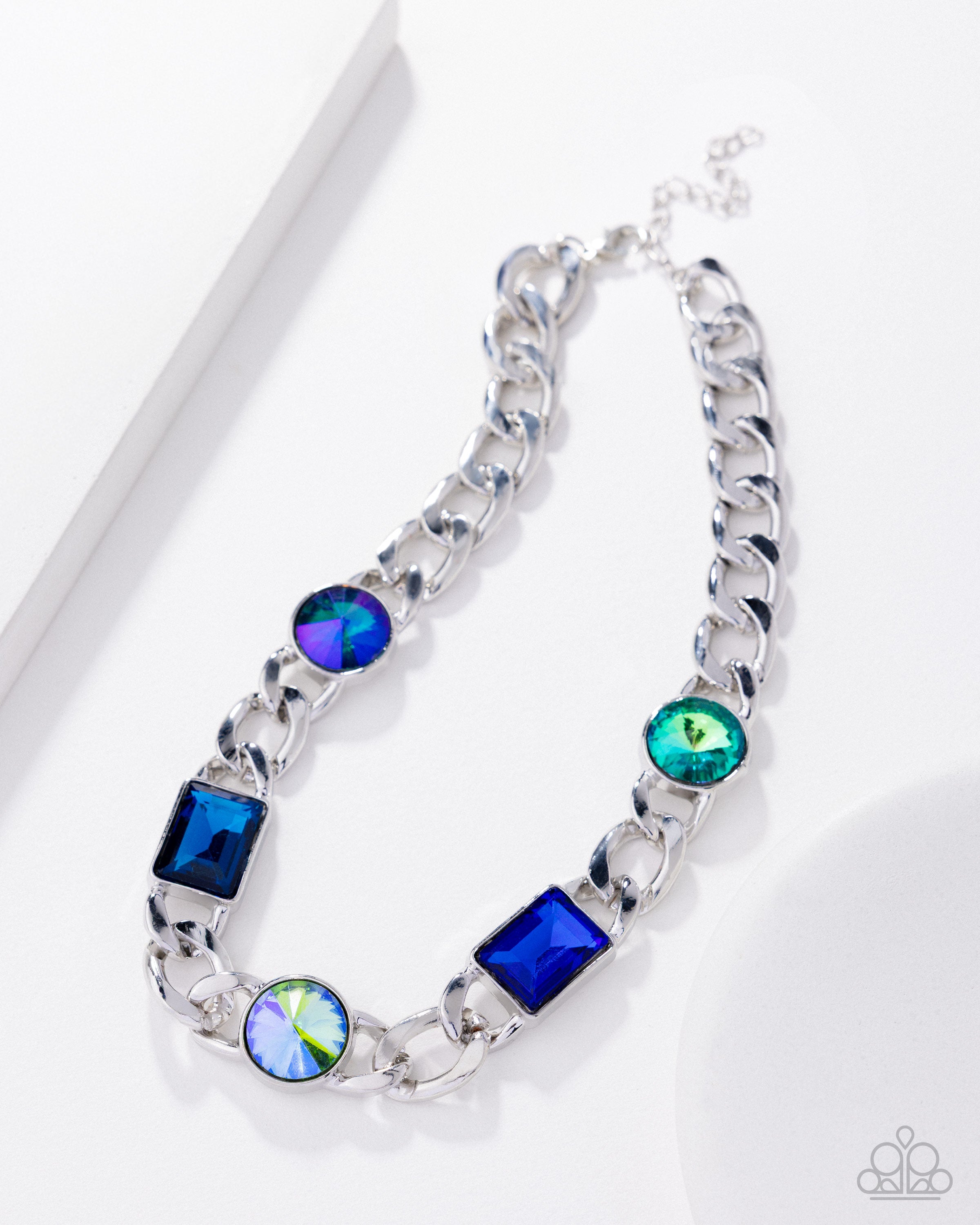 Groundbreaking Glitter - green - Paparazzi necklace