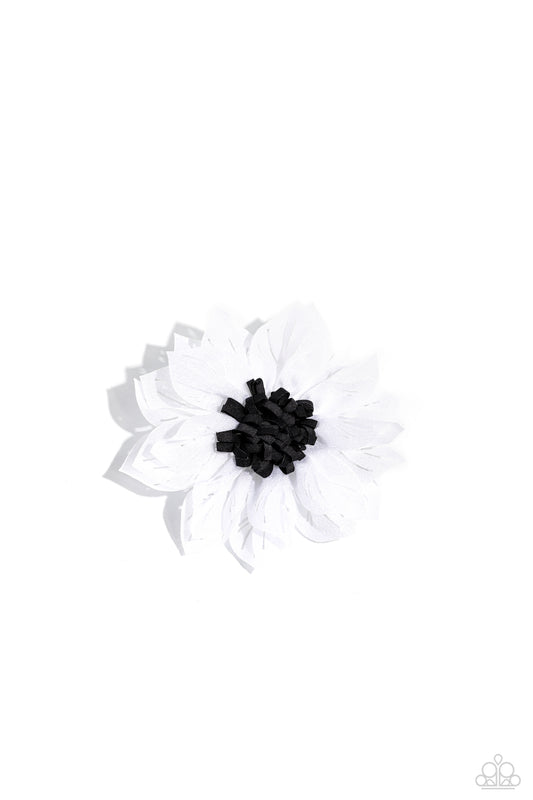 HAUTE Girl Summer - white - Paparazzi hair clip