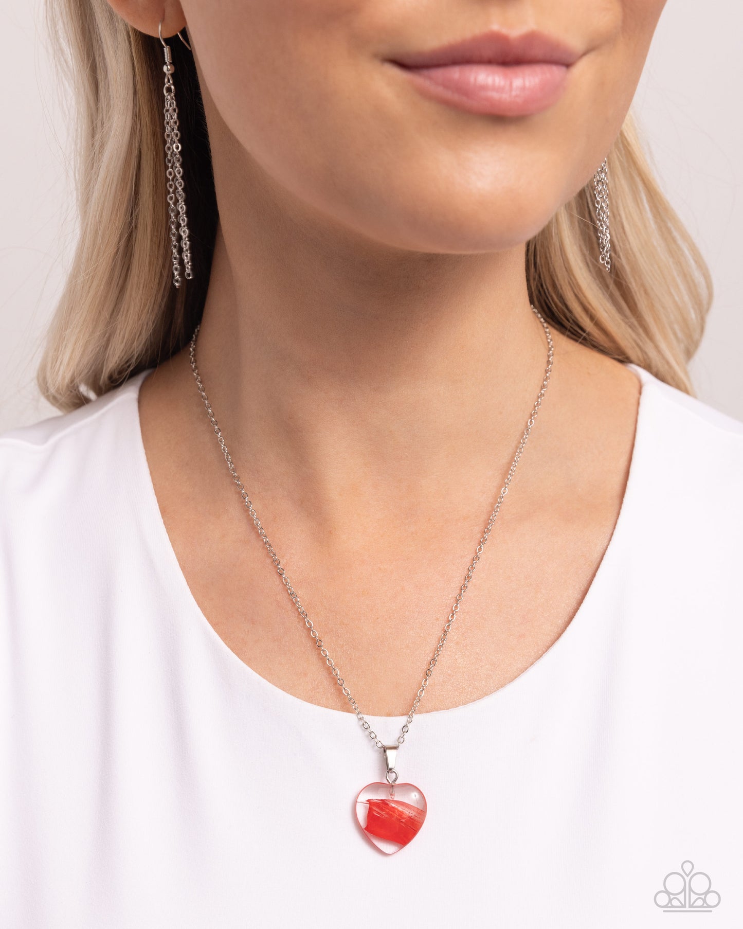 HEART Exhibition - red - Paparazzi necklace