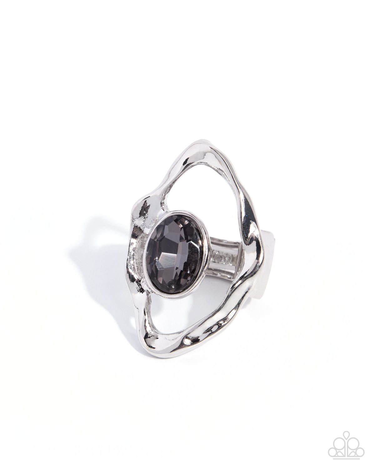 Hammered Hymn - silver - Paparazzi ring