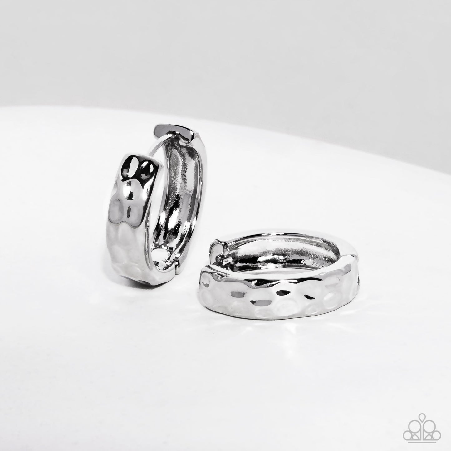 Hammered Hyperaware - silver - Paparazzi earrings
