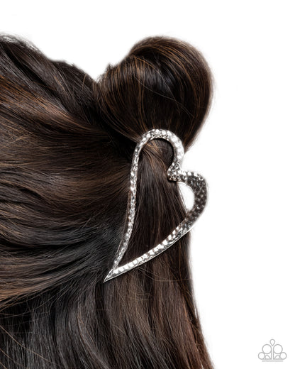 Heartfelt Hint - silver - Paparazzi hair clip