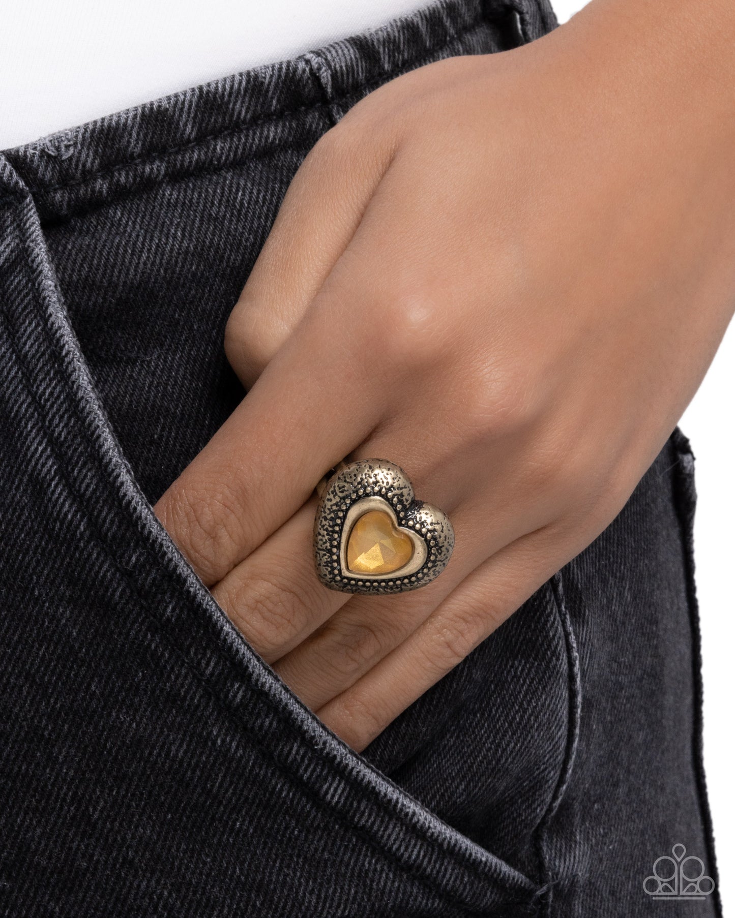 Heartfelt History - brass - Paparazzi ring