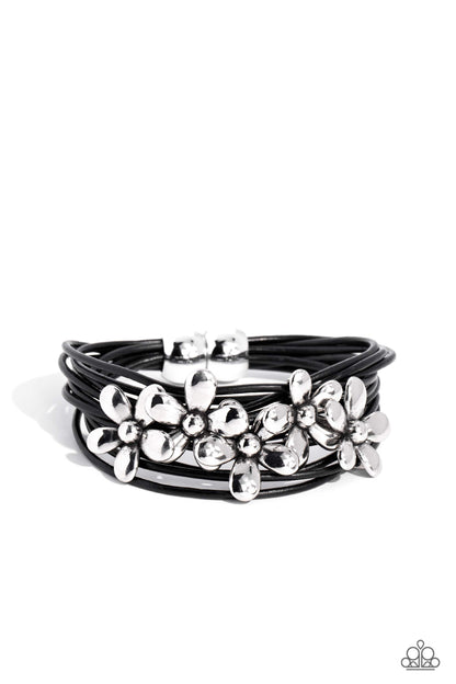 Here Comes the BLOOM - black - Paparazzi bracelet