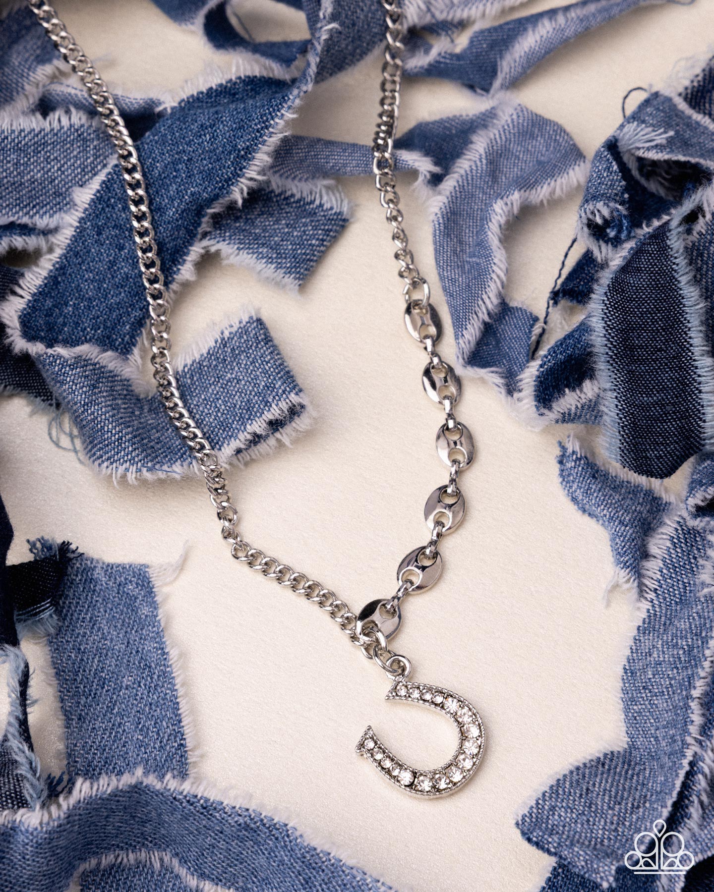Horseshoe Headline - white - Paparazzi necklace