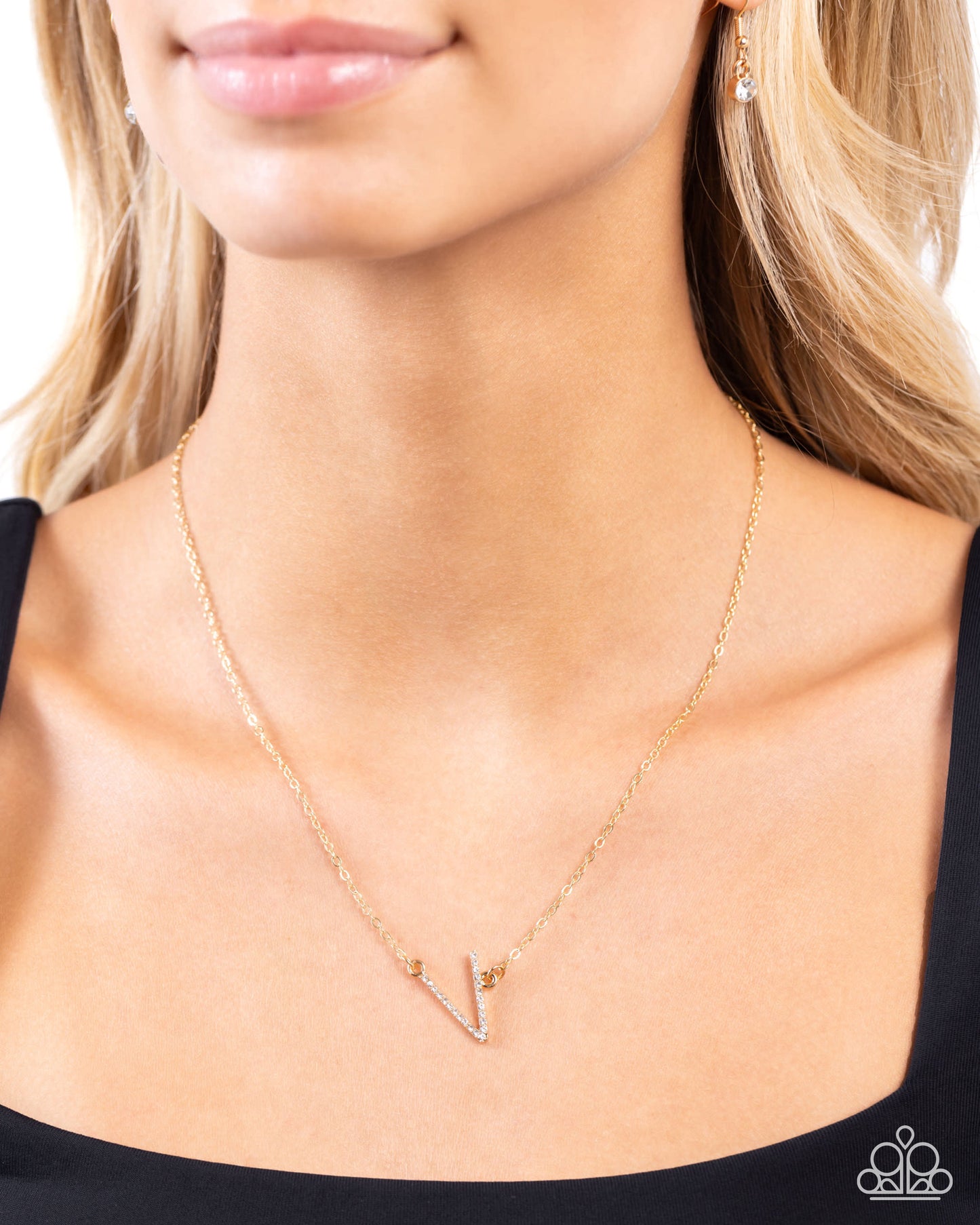 INITIALLY Yours - V - gold - Paparazzi necklace