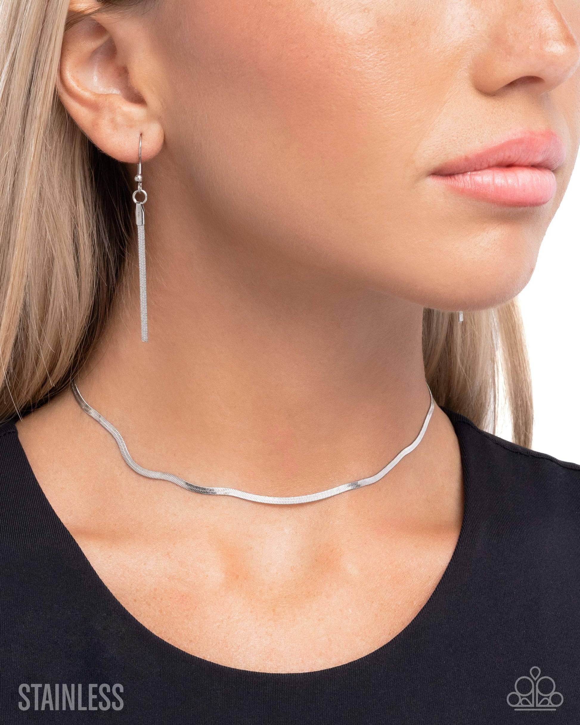 Illusive Industry - silver - Paparazzi necklace