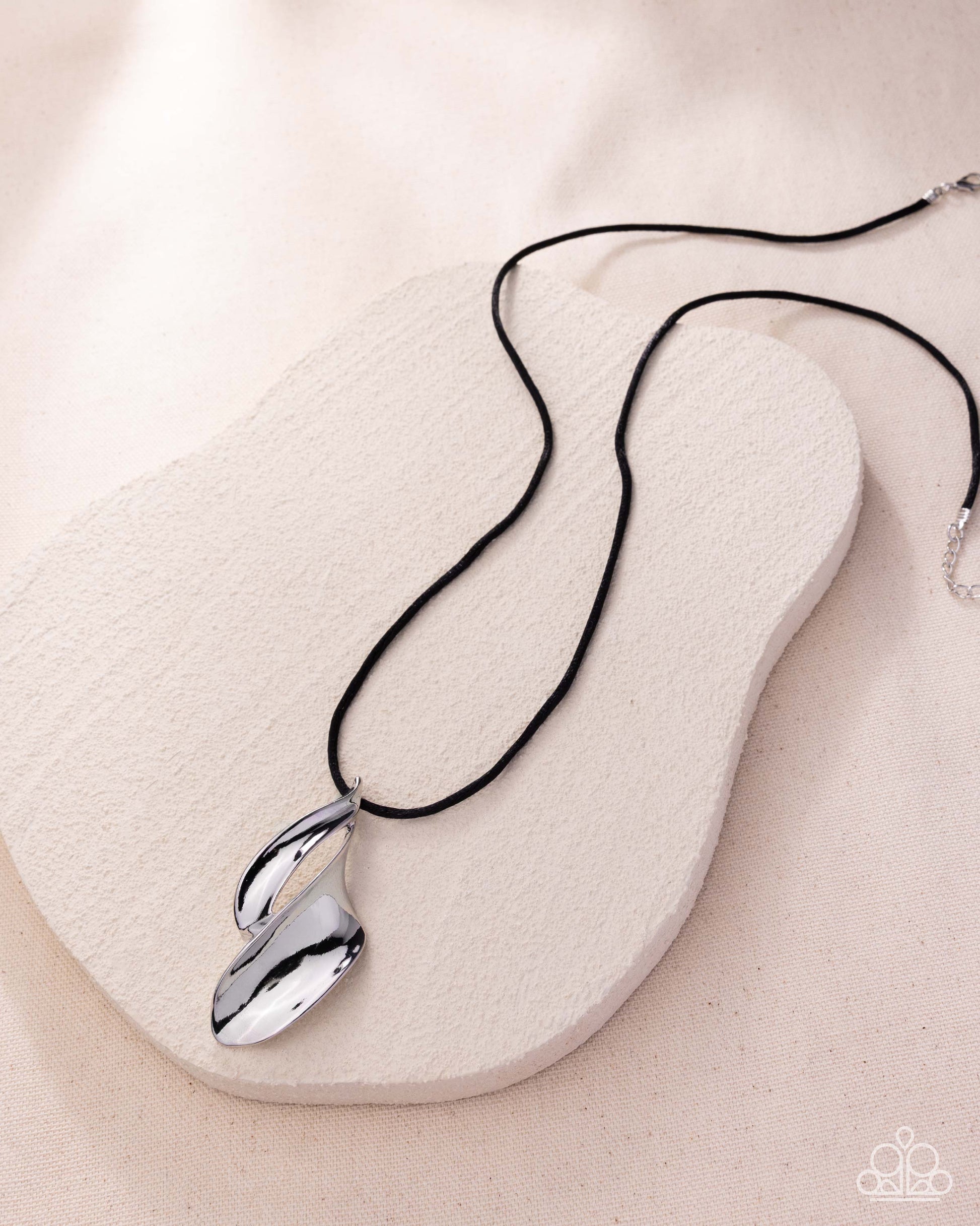 Impressive Individual - silver - Paparazzi necklace