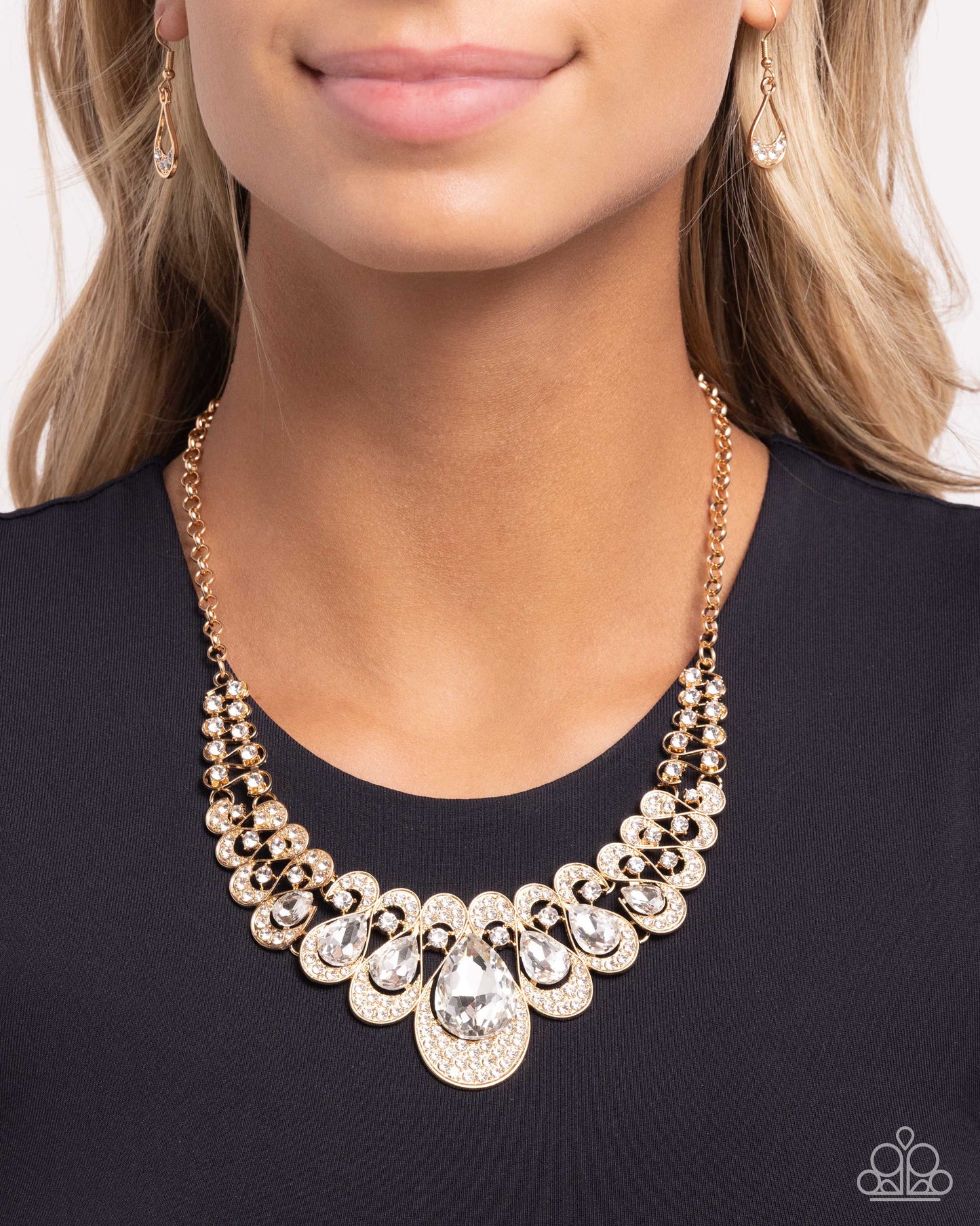 Infinite Idol - gold - Paparazzi necklace