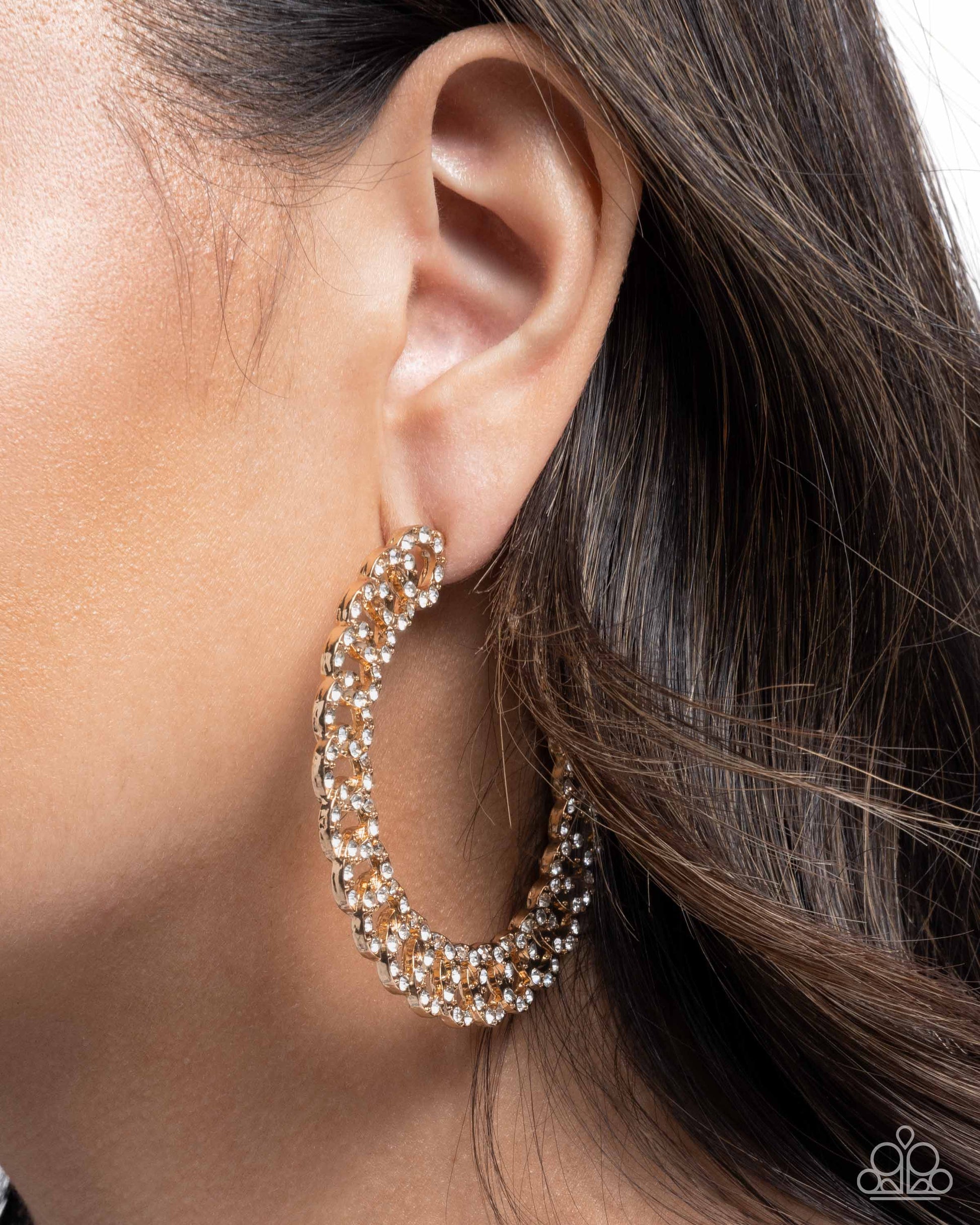 Interlocked Icing - gold - Paparazzi earrings