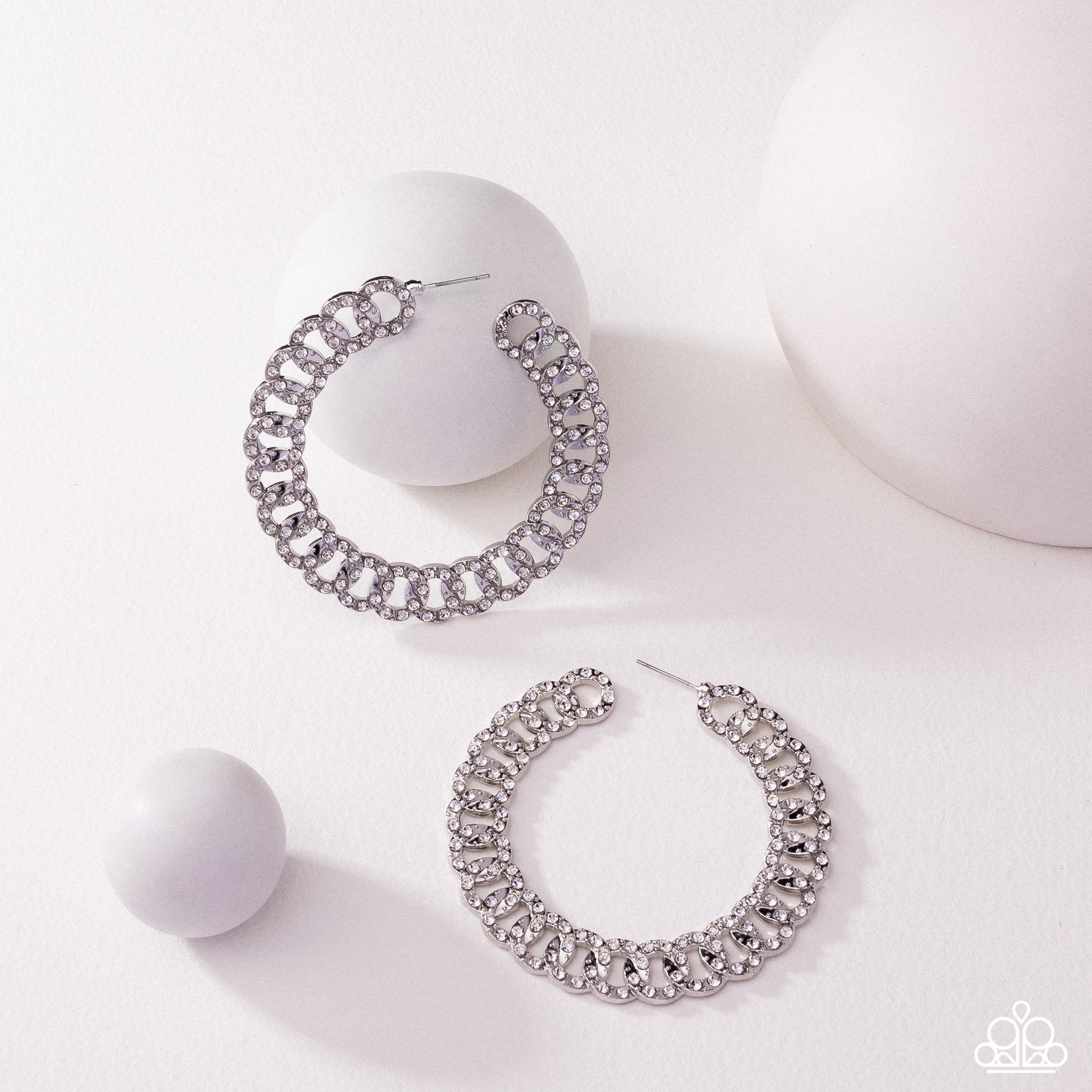 Interlocked Icing - white - Paparazzi earrings