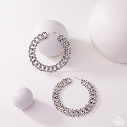 Interlocked Icing - white - Paparazzi earrings