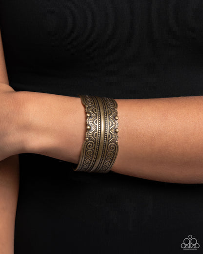 Into the Horizon - brass - Paparazzi bracelet