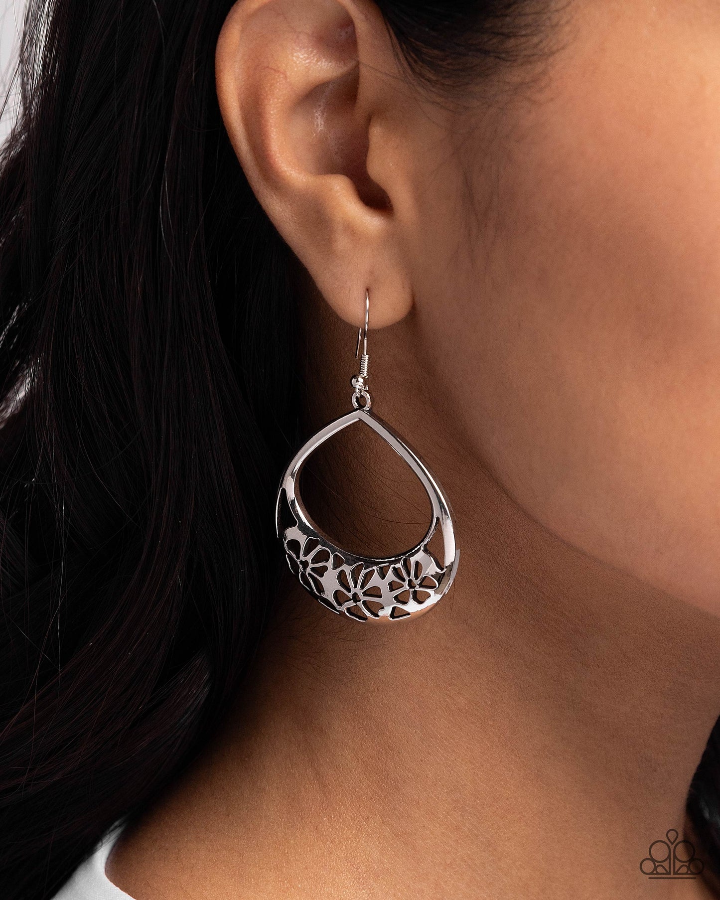 Island Ambrosia - silver - Paparazzi earrings