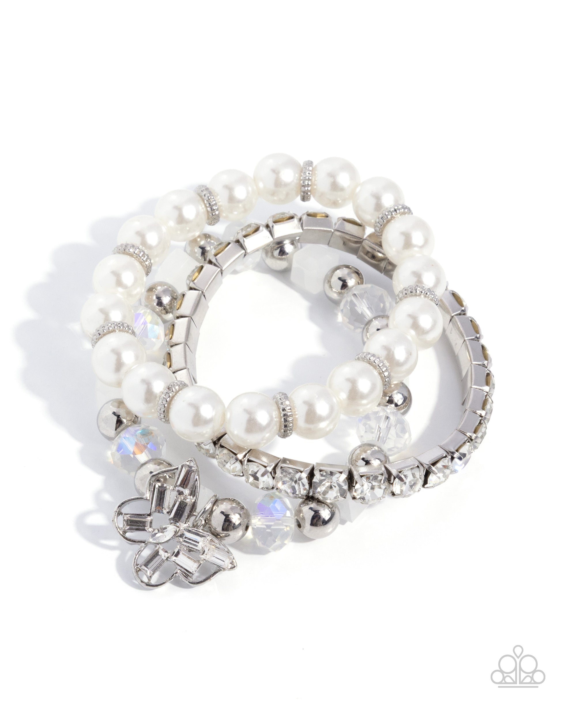 Keep Getting Butterflies - white - Paparazzi bracelet