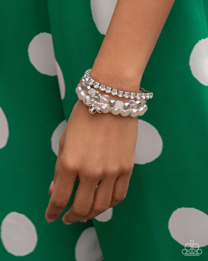 Keep Getting Butterflies - white - Paparazzi bracelet