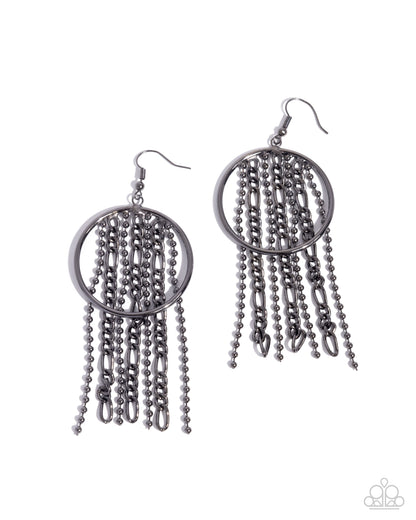 Laborious Lure - black - Paparazzi earrings