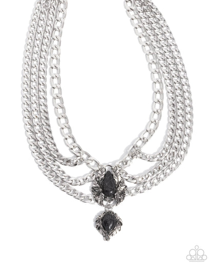 Laurel Layover - black - Paparazzi necklace