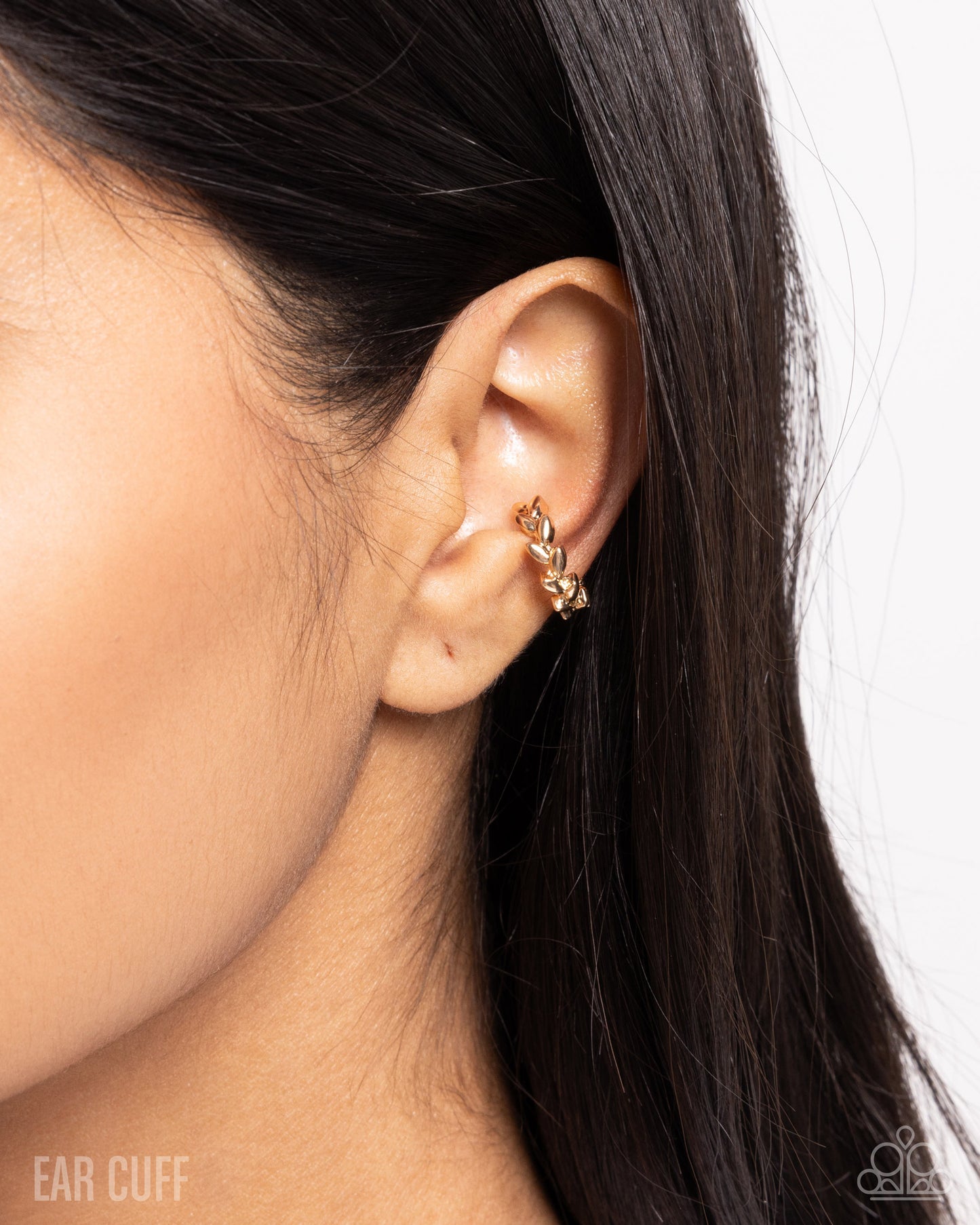 Laurel Limit - gold - Paparazzi ear cuff