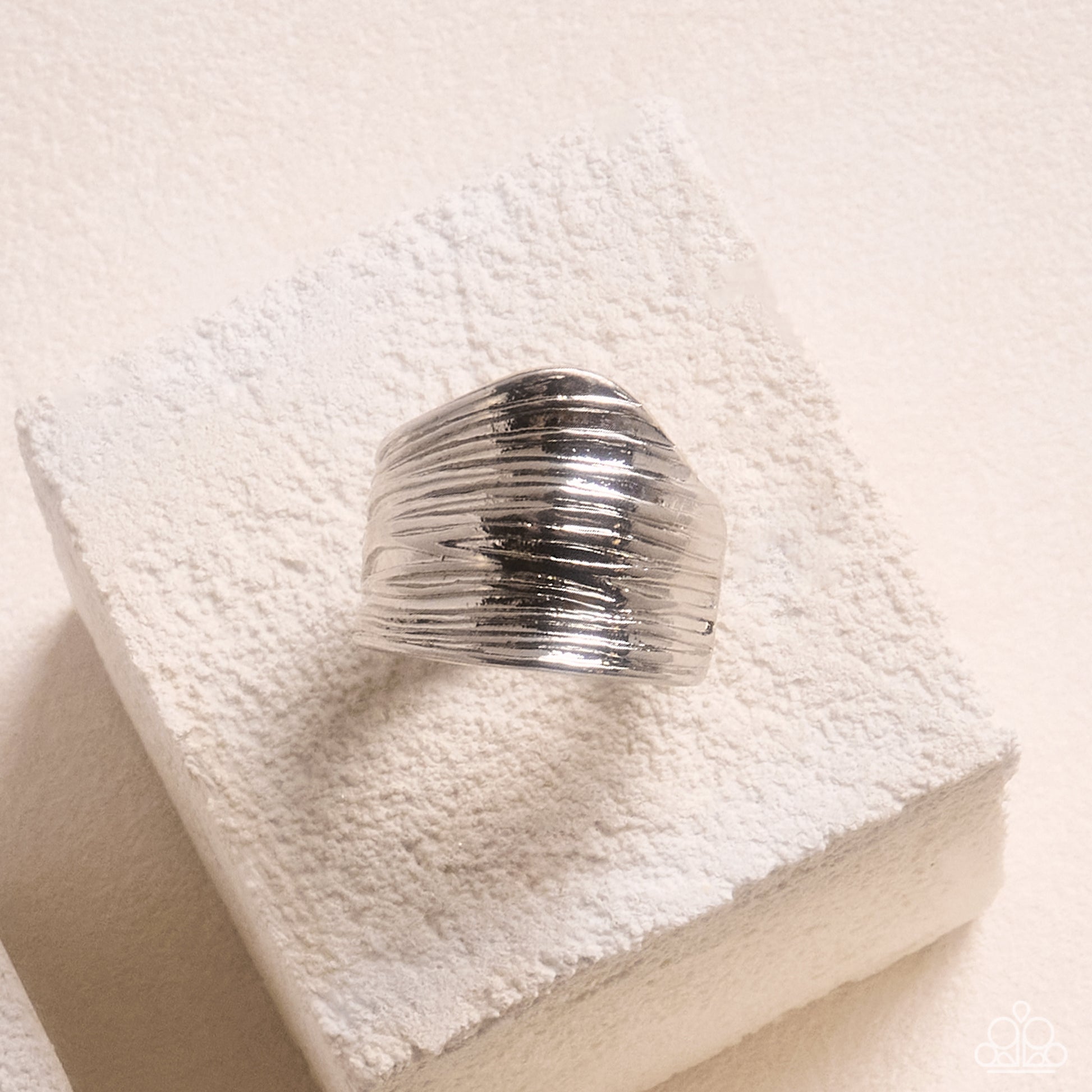 Layered Lair - silver - Paparazzi ring